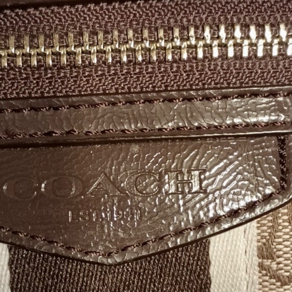 Coach EUC Signature Strip Tan Brown Fold Over Shoulder Cross Body Handbag Purse - Picture 4 of 11